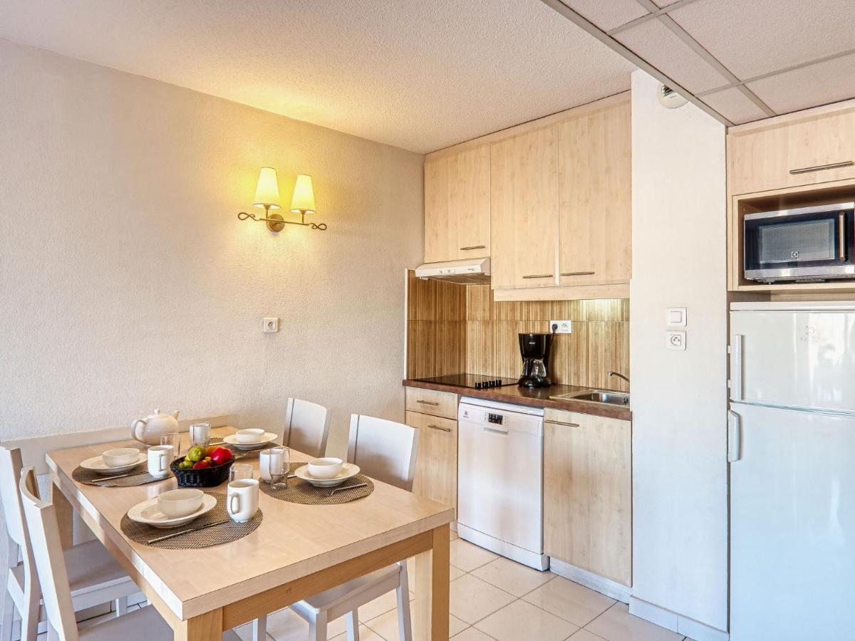 Cap Hermes-5 By Interhome